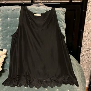 Hinge 100%silk black tank top.